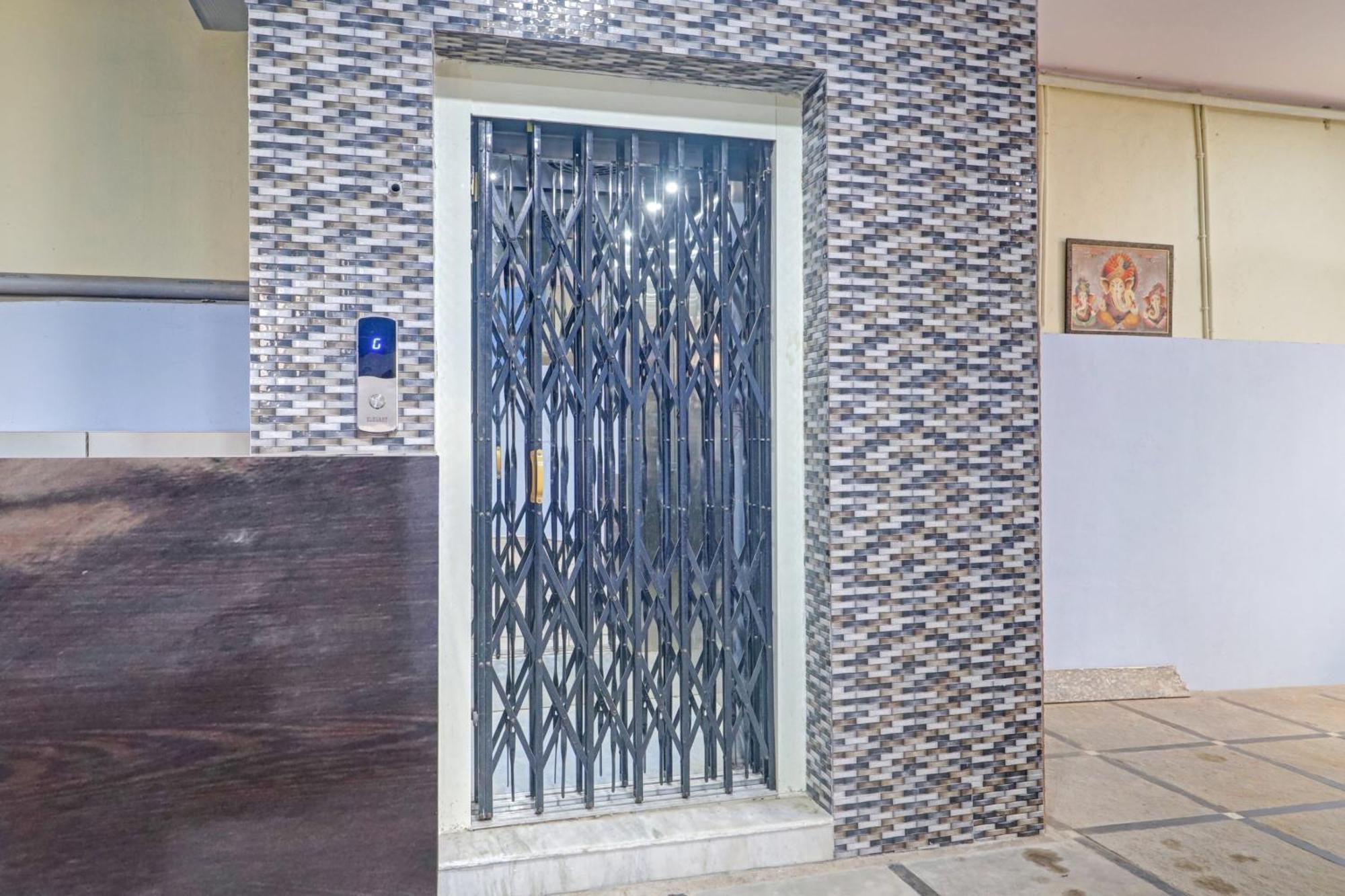 Super Hotel O Rbs Square Langer Houz Haidar Sahibguda Exterior foto